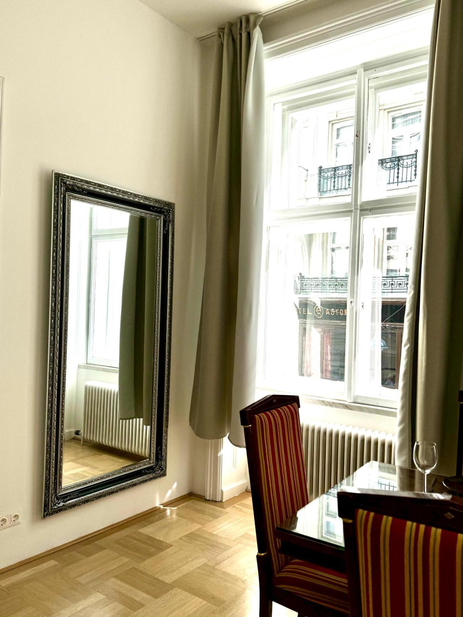 Opera 145 M2 Appartamento Vienna