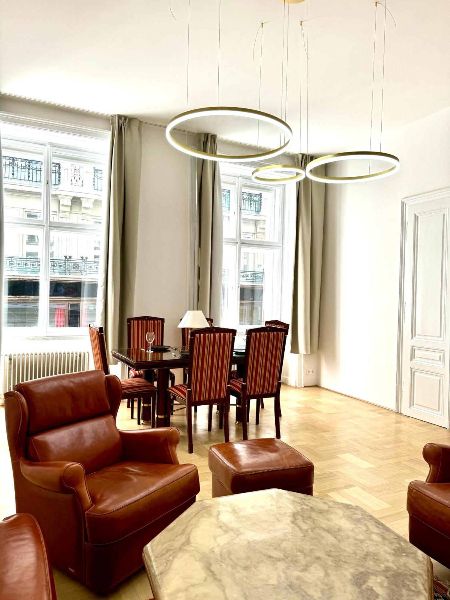 Apartament Opera 145 M2 *