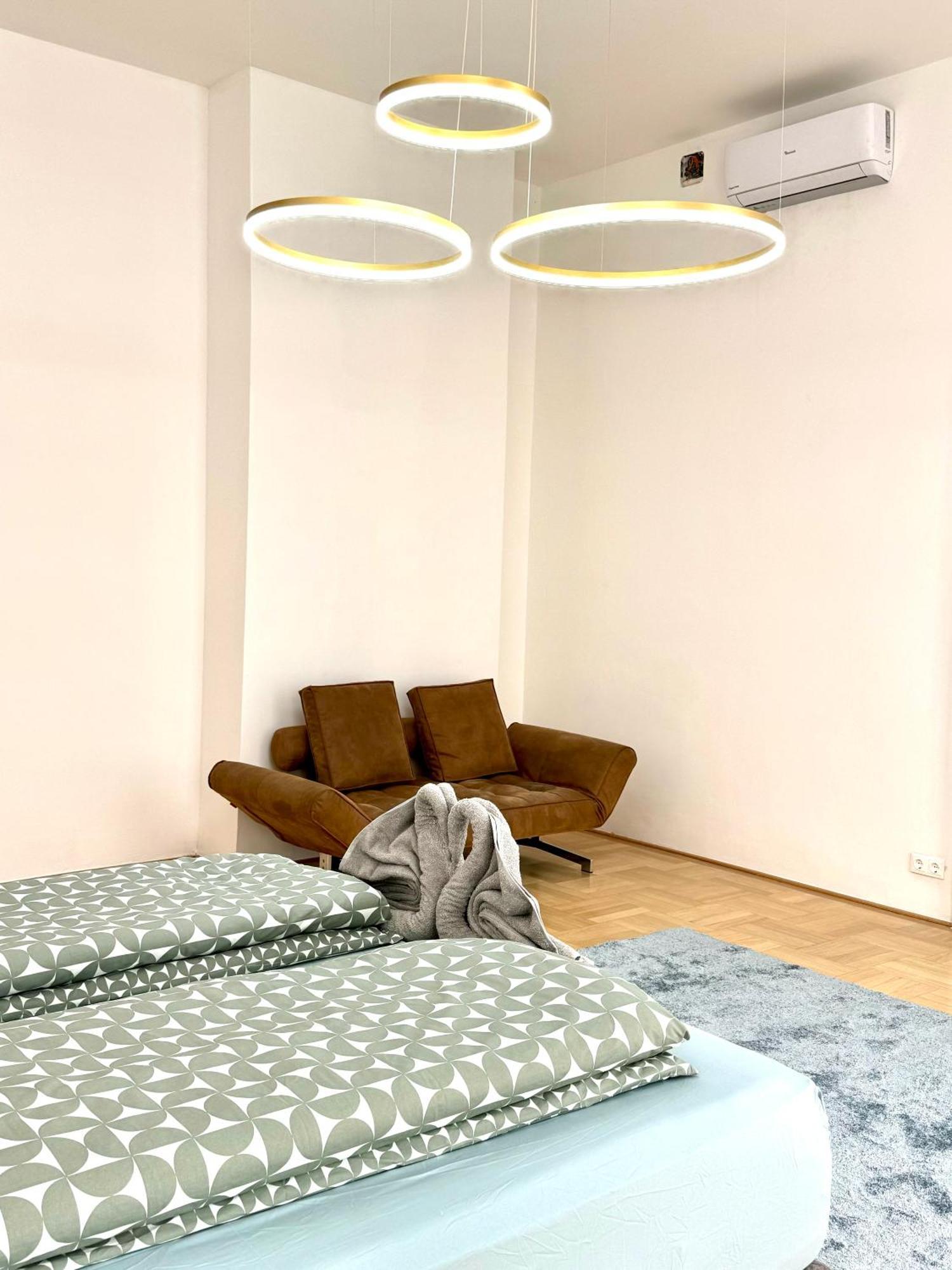 Apartament Opera 145 M2 *